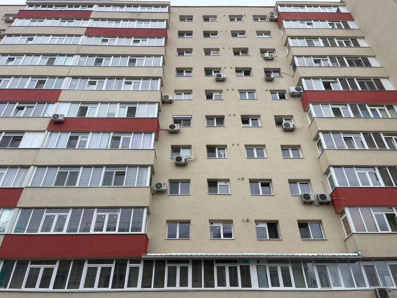 Moldoveni, apartament 3 camere si 2 bai, Bloc 1981.